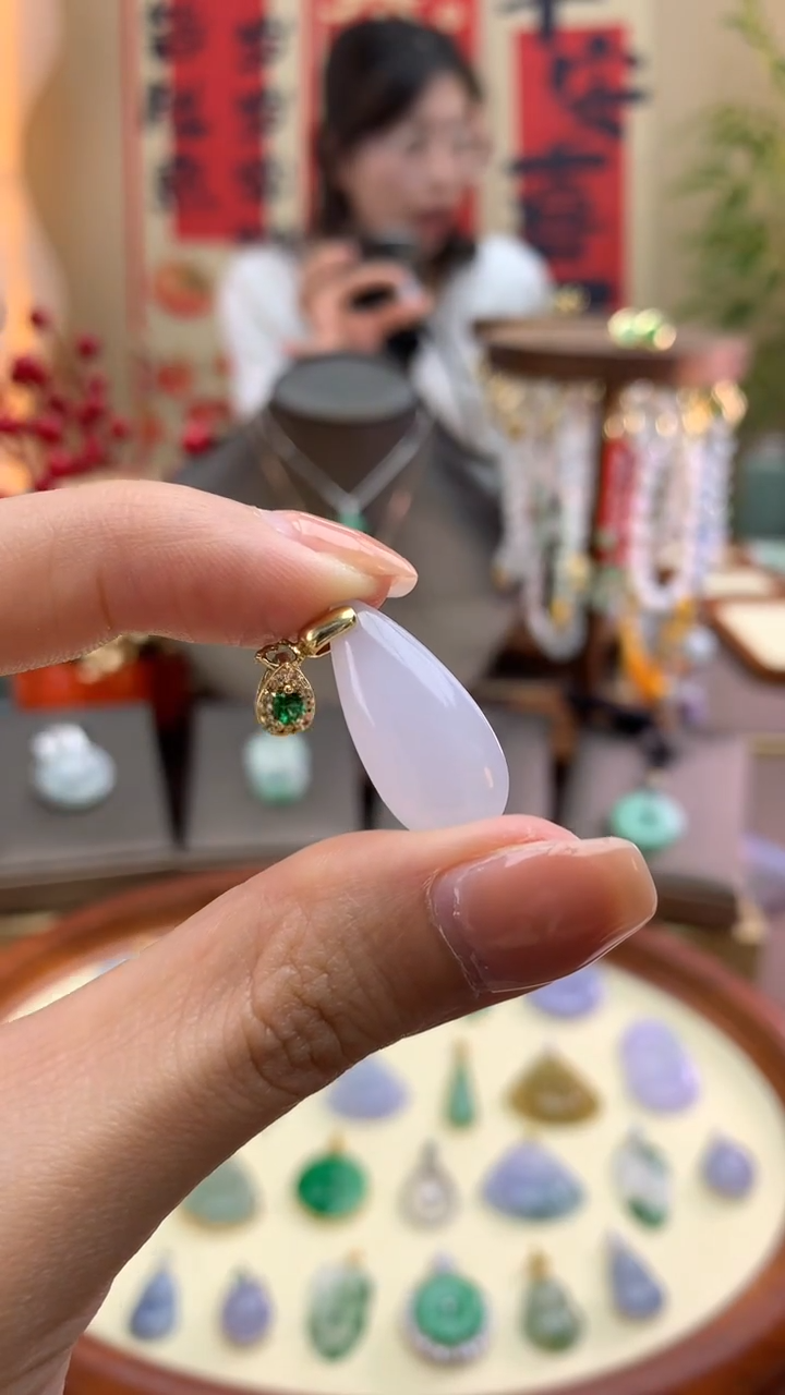 【闪购商品】翡翠颈饰未镶嵌福瓜