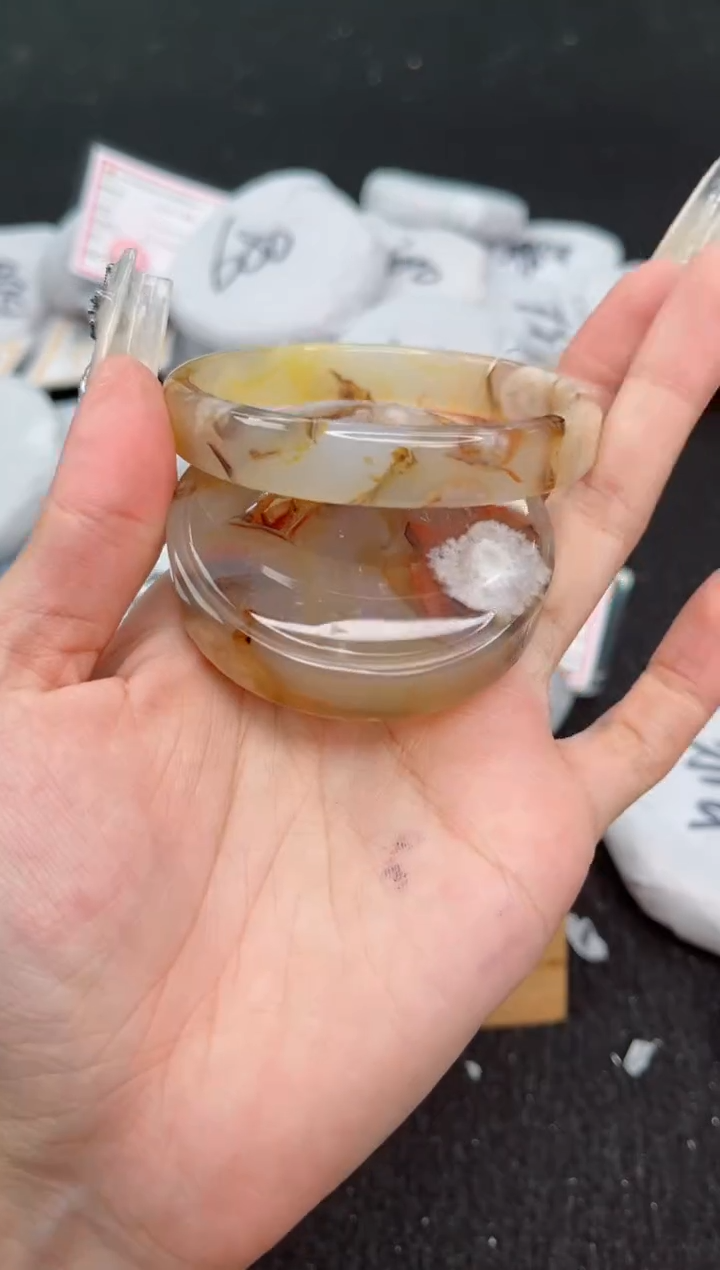 石英质玉手镯未镶嵌58圈口