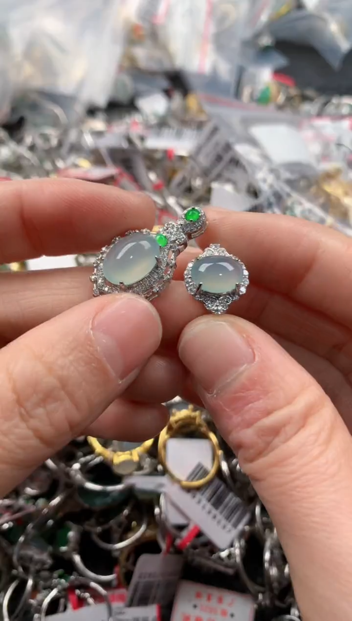 银S925镶嵌戒指翡翠333       5