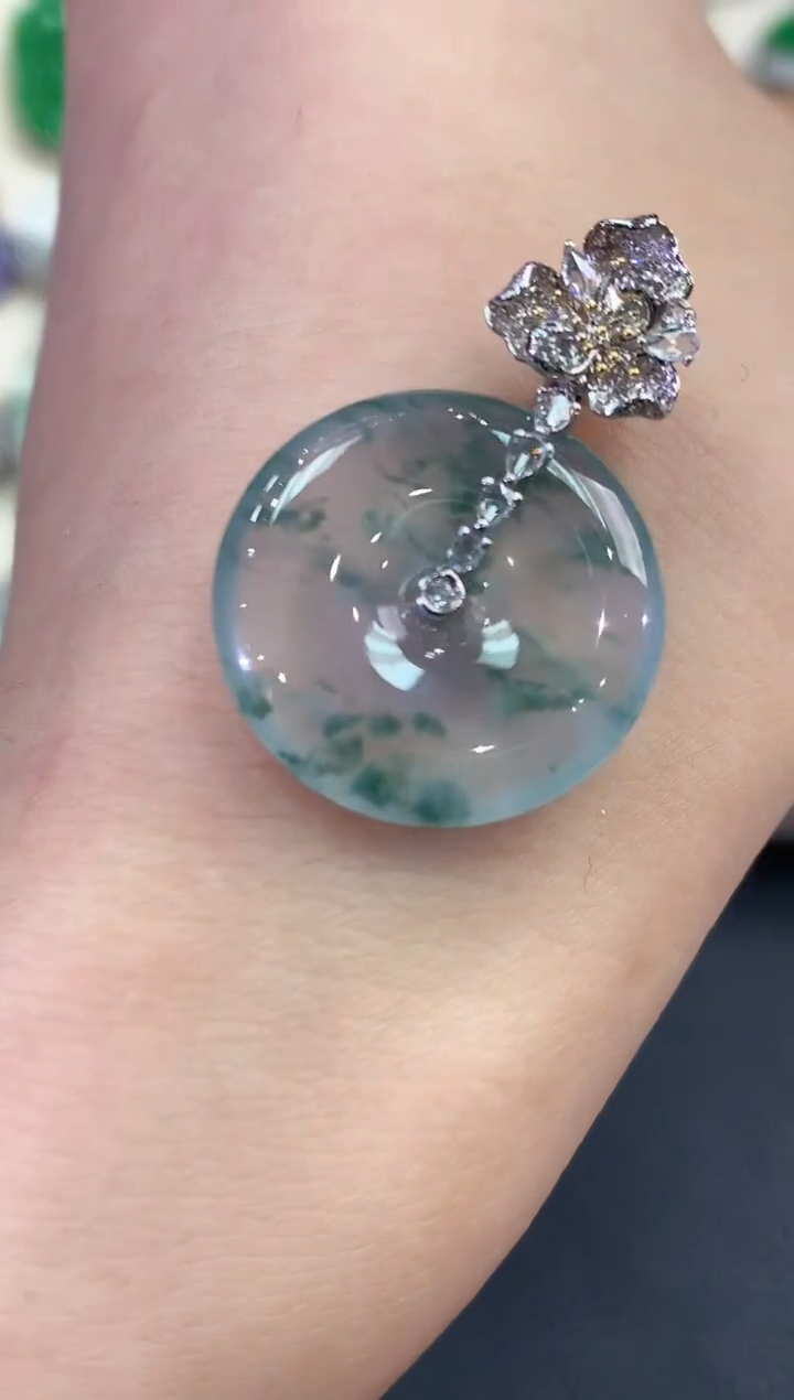 【闪购商品】翡翠吊坠(不含链)18K金镶嵌B139