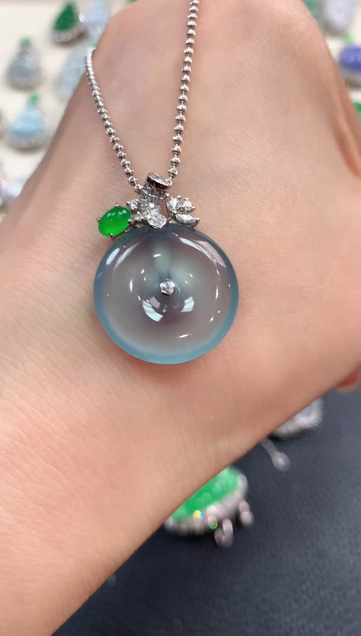 【闪购商品】翡翠吊坠(不含链)18K金镶嵌n75       