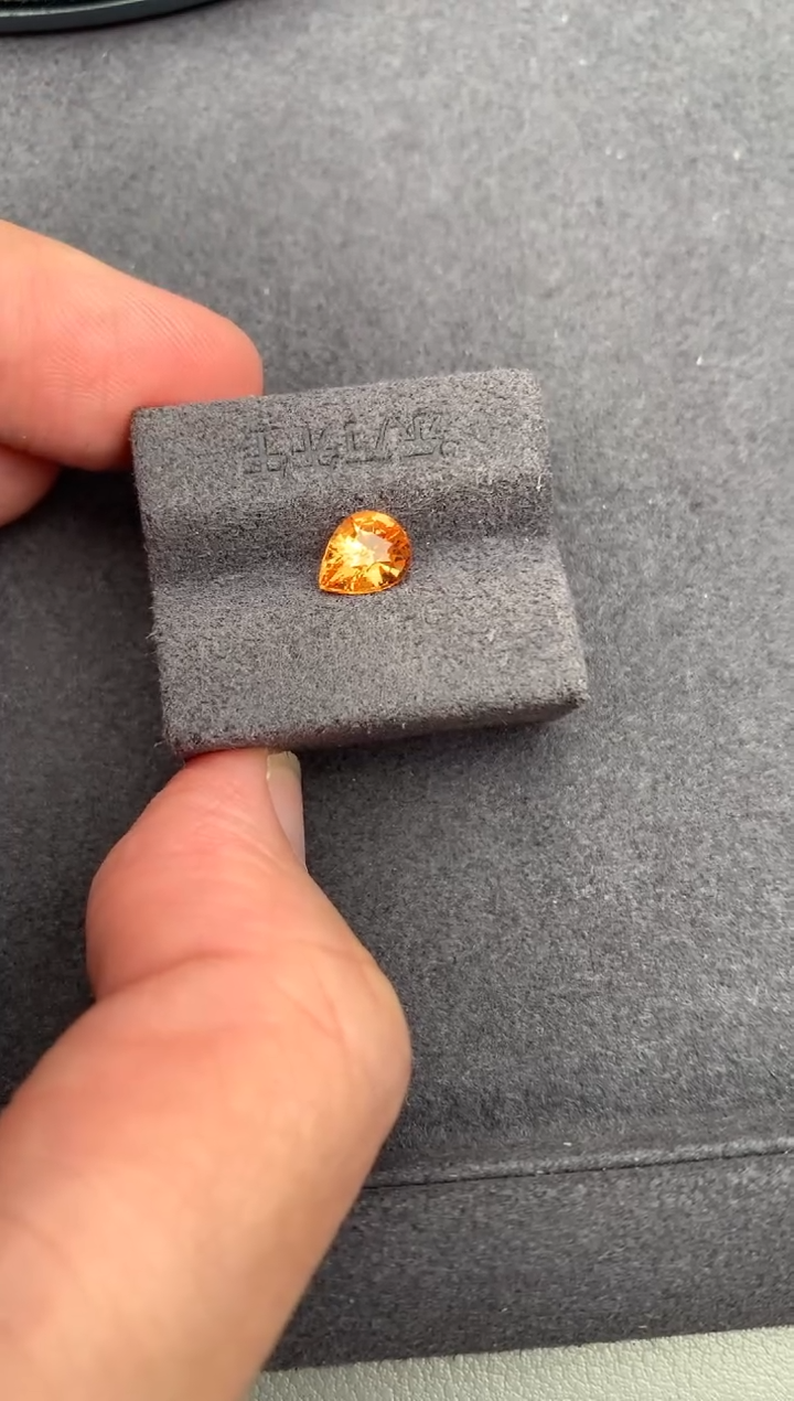 未镶嵌裸石石榴石（芬达石）1.19ct 芬达石 定制 BH