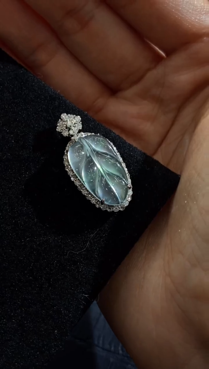 颈饰18K金镶嵌翡翠修*收到货48小时鉴赏期（超时不退不换）