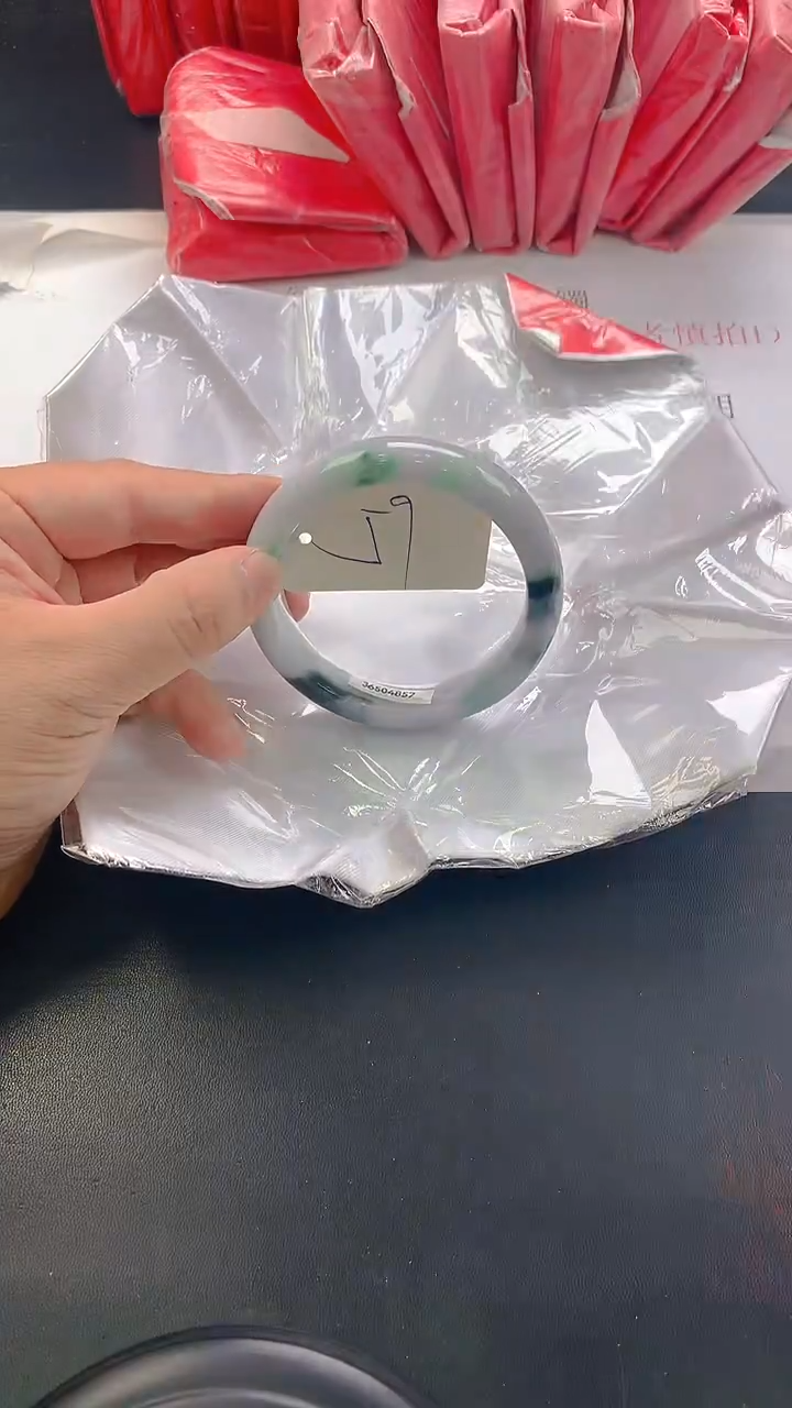 未镶嵌手镯翡翠259
