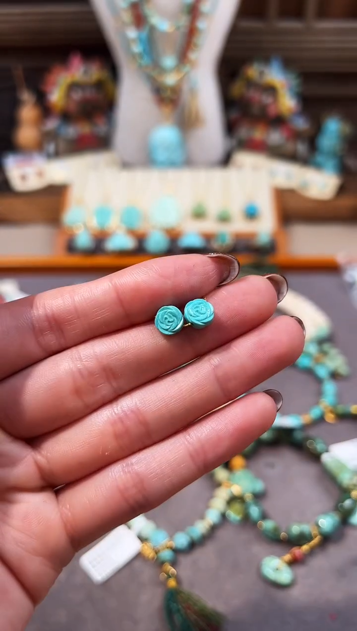 未镶嵌绿松石配饰山茶花