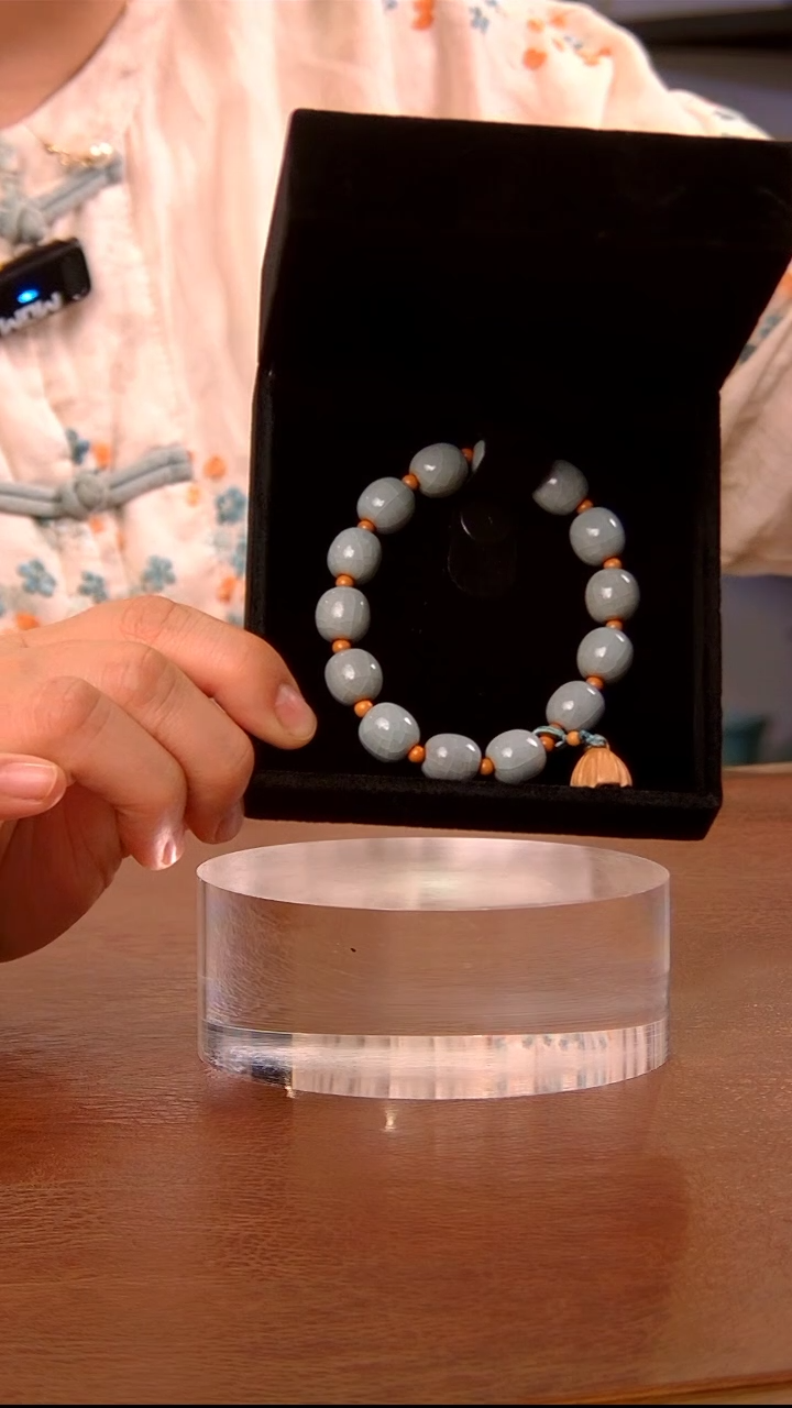 【闪购商品】瓷片女款带莲蓬手串..........