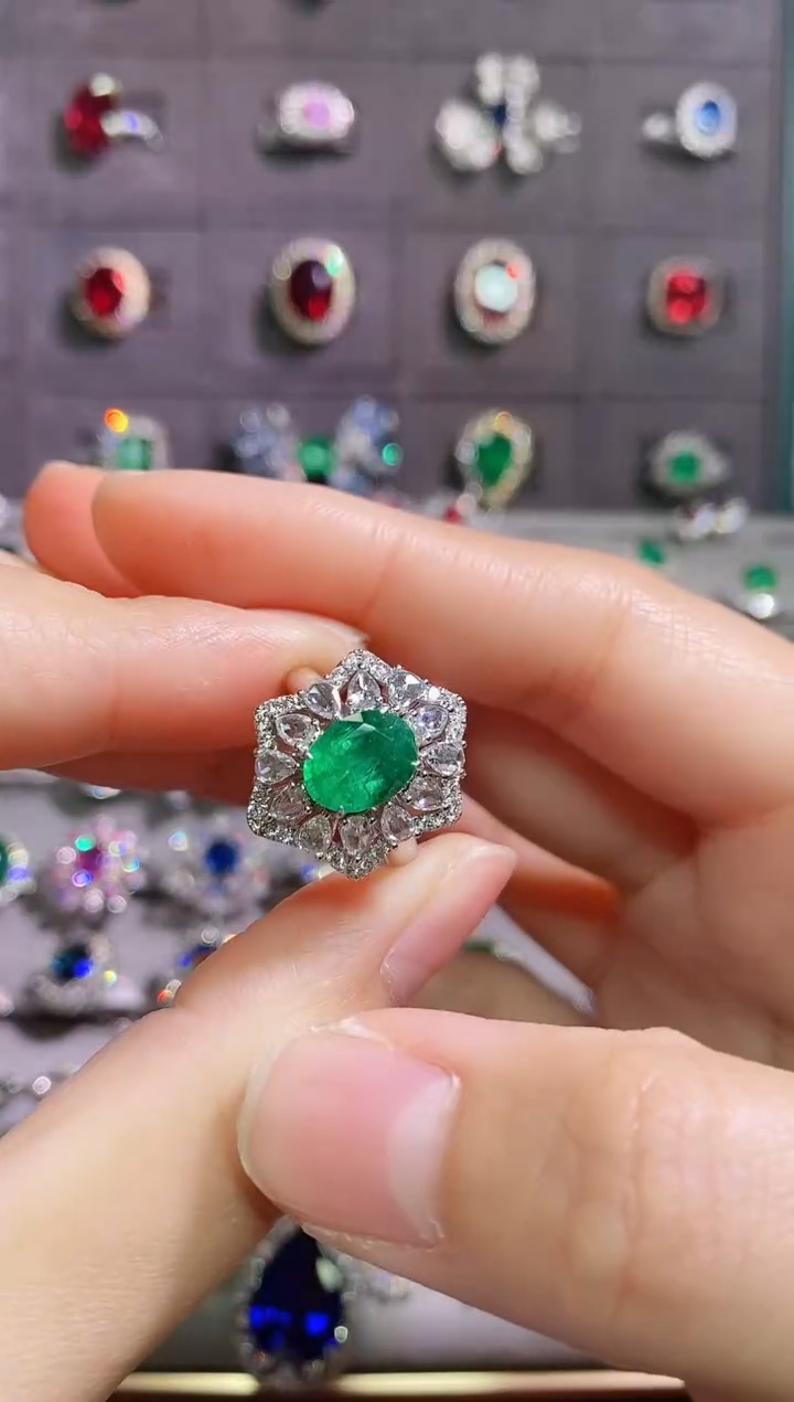 【闪购商品】祖母绿18K金戒指18K金镶嵌--