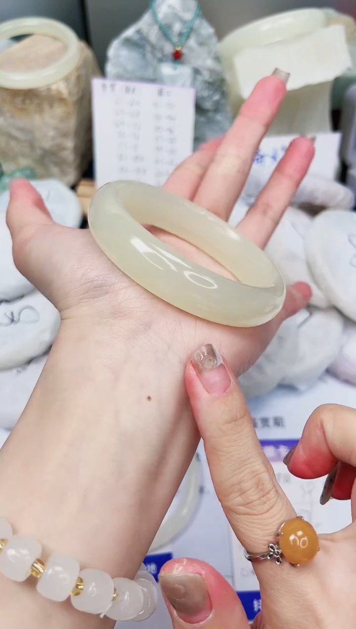 【闪购商品】石英质玉手镯未镶嵌470-晴水-圈口57