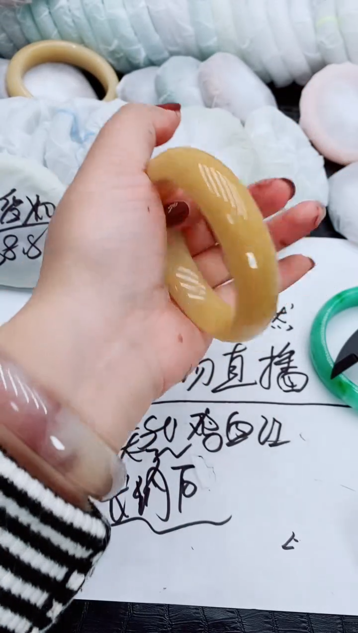 【闪购商品】石英质玉手镯未镶嵌T298-57-58