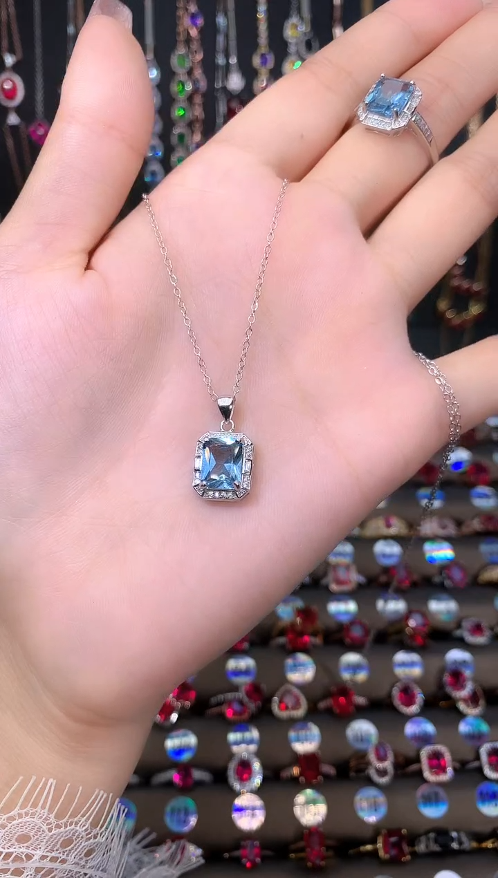 海蓝宝石吊坠(赠链)银S925镶嵌银色