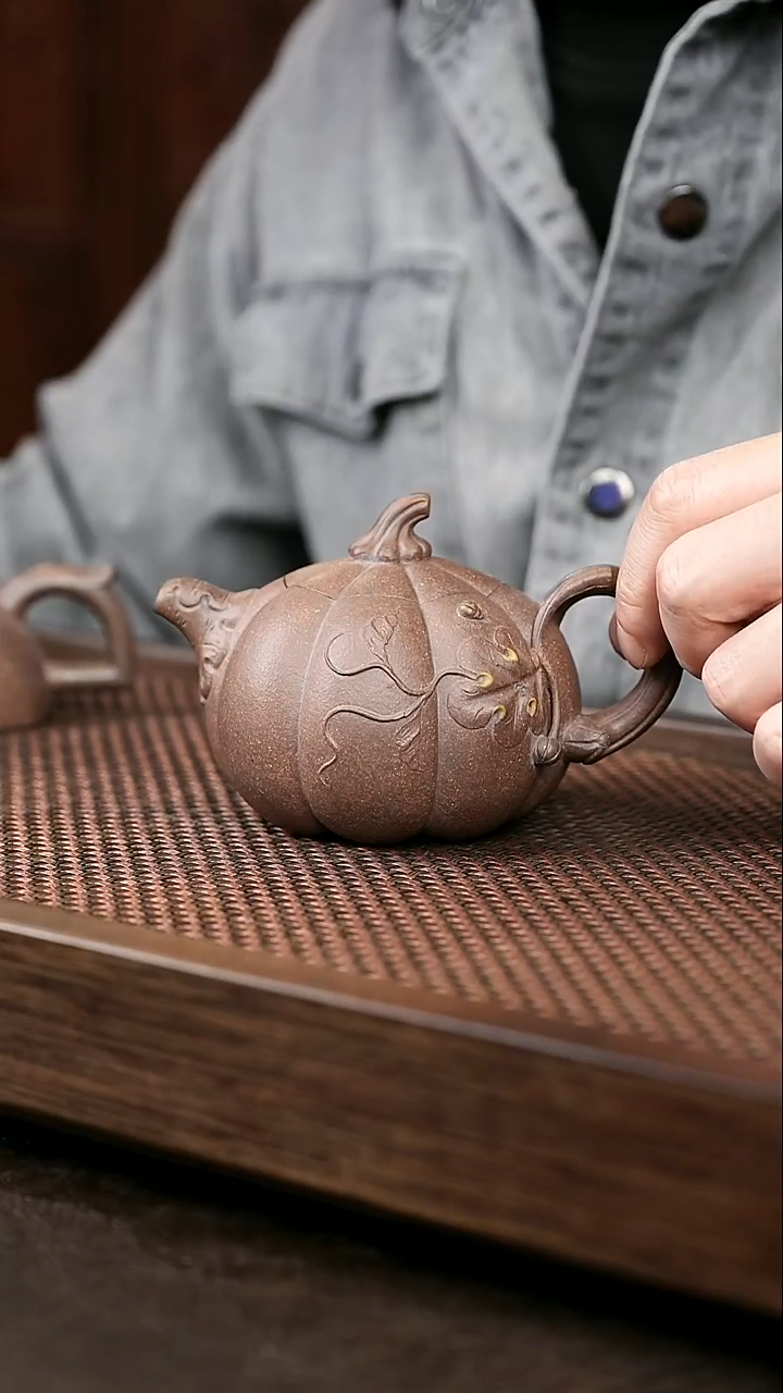 茶壶紫砂钟**远岩中泥大南瓜