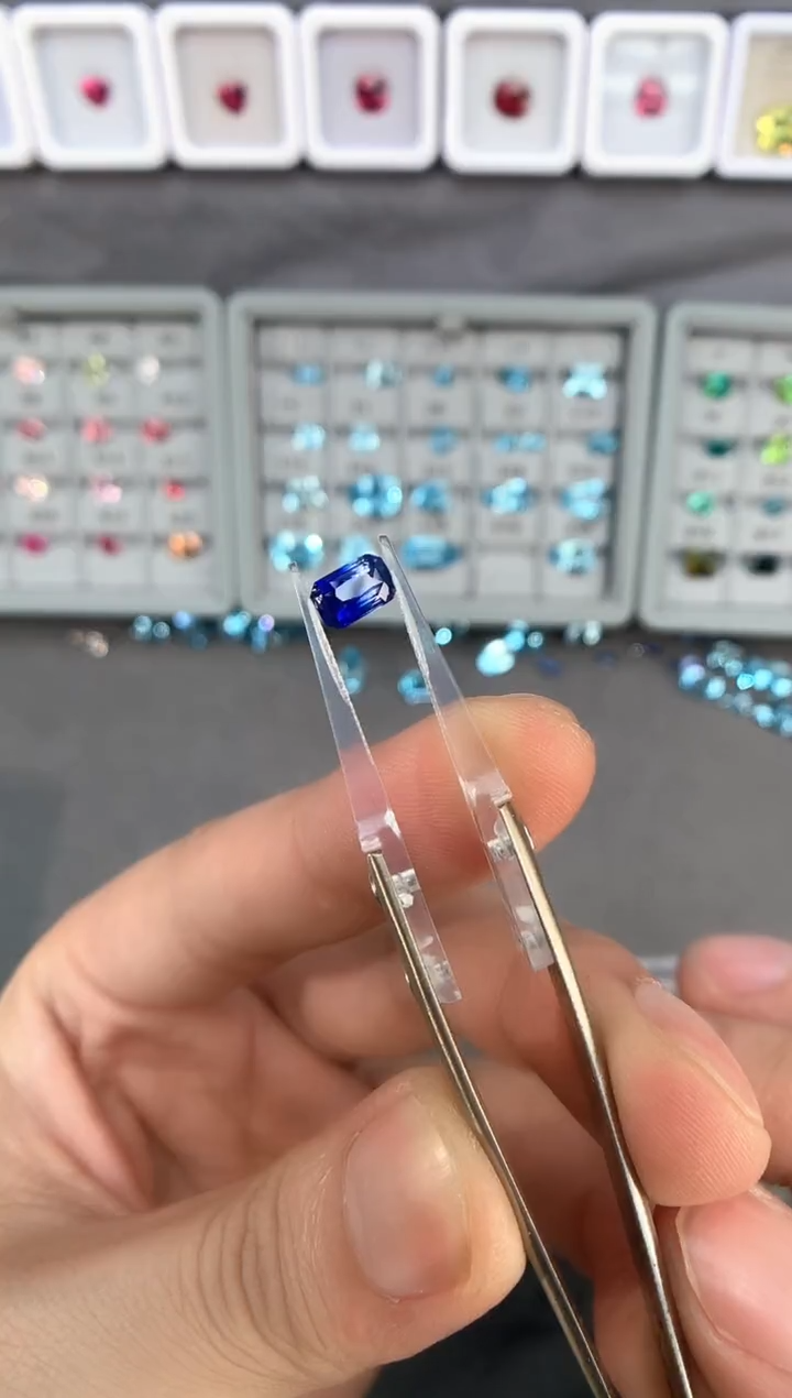 【闪购商品】定制蓝宝石裸石未镶嵌1ct
