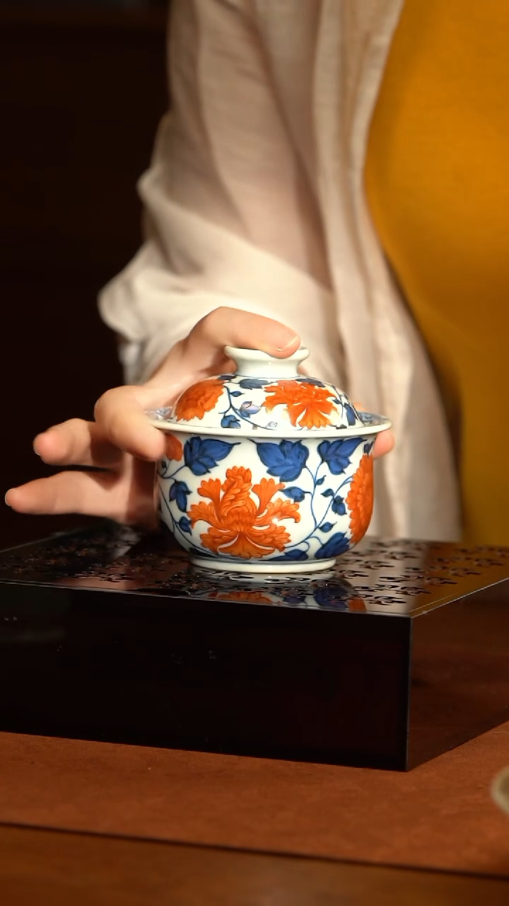 LQT立勤堂青花矾红牡丹布袋盖碗余毅亲工内绘大花头