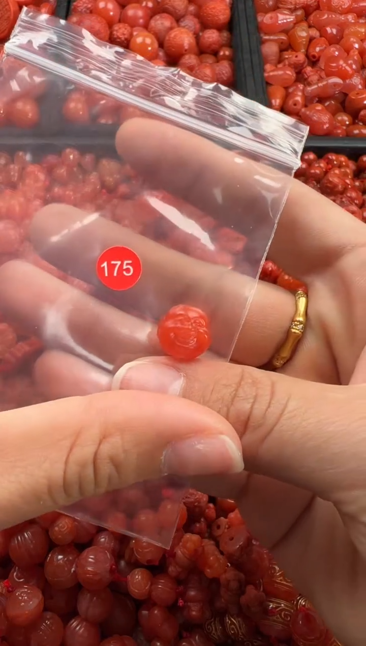 【闪购商品】南红玛瑙颈饰未镶嵌1