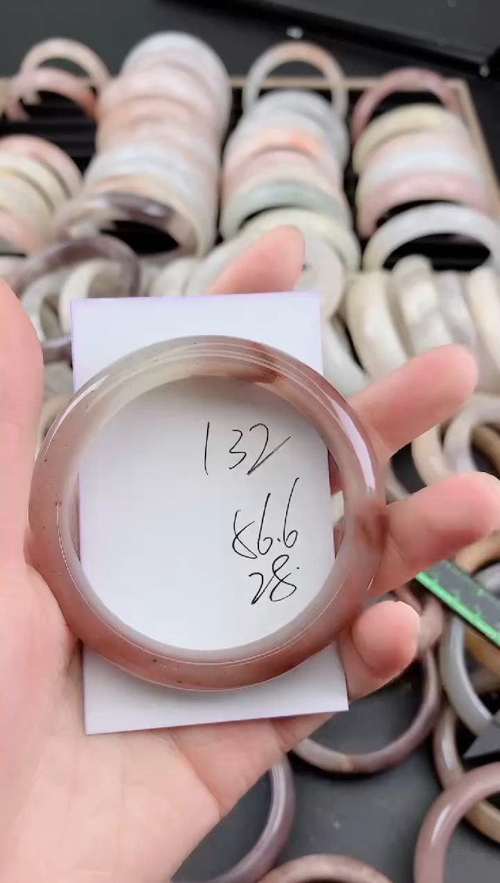 未镶嵌手镯石英质玉132