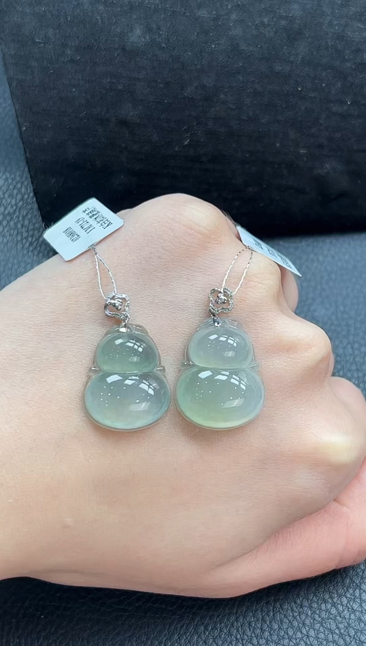 【闪购商品】翡翠颈饰18K金镶嵌葫芦多样性发1件