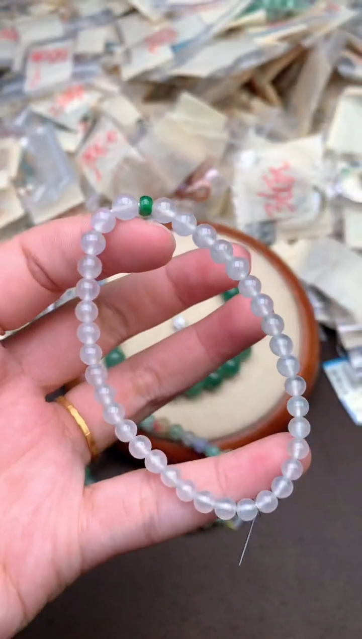 未镶嵌挂件翡翠   —