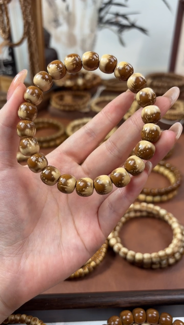 手串紫金鼠、**美11半实心紫金鼠半山半水花皮老型