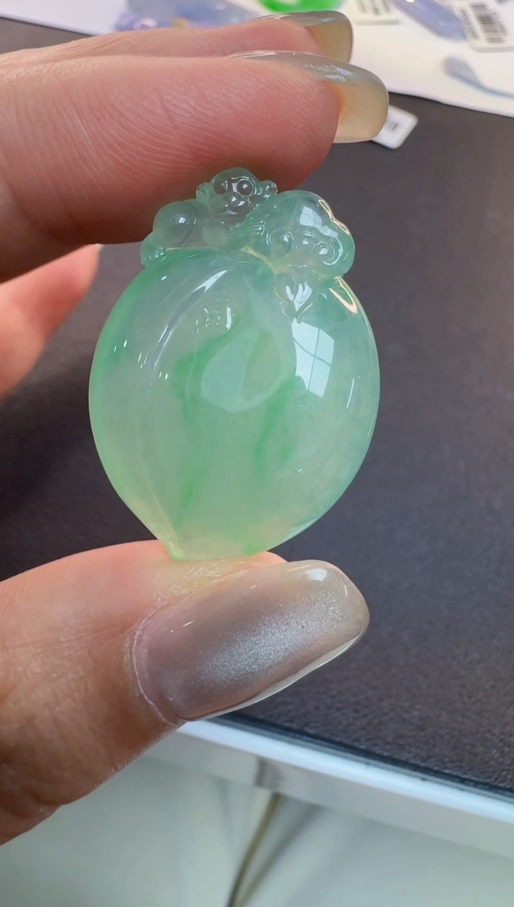 翡翠未镶嵌颈饰缅甸翡翠A货吊坠