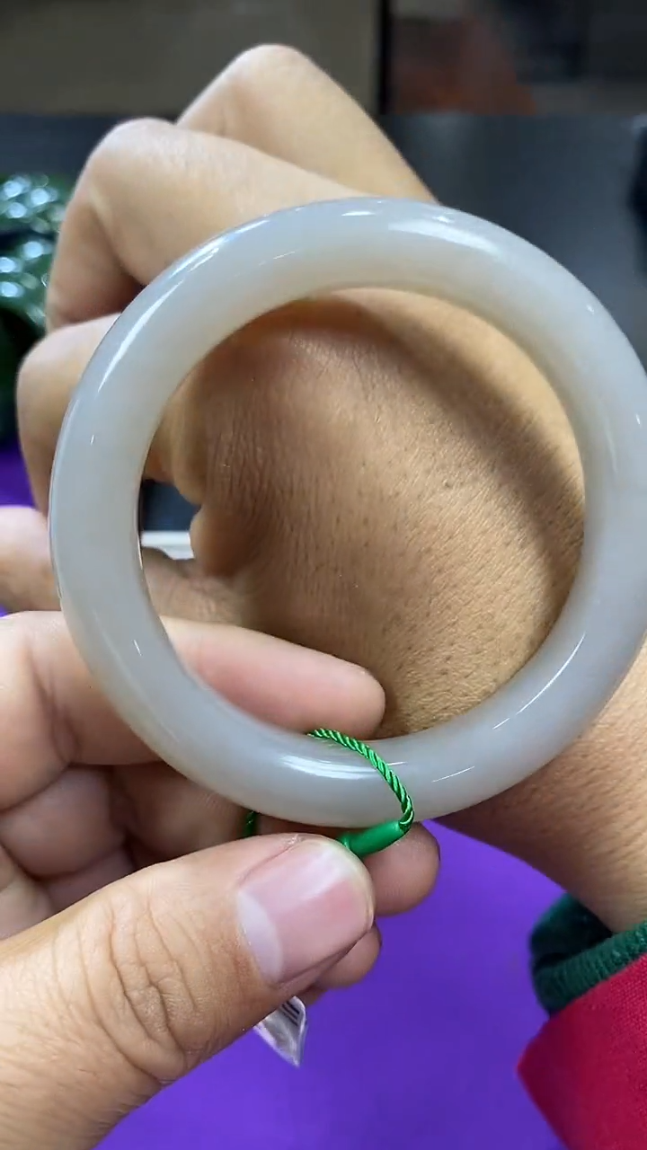 【闪购商品】和田玉藕粉手镯56+未镶嵌一个