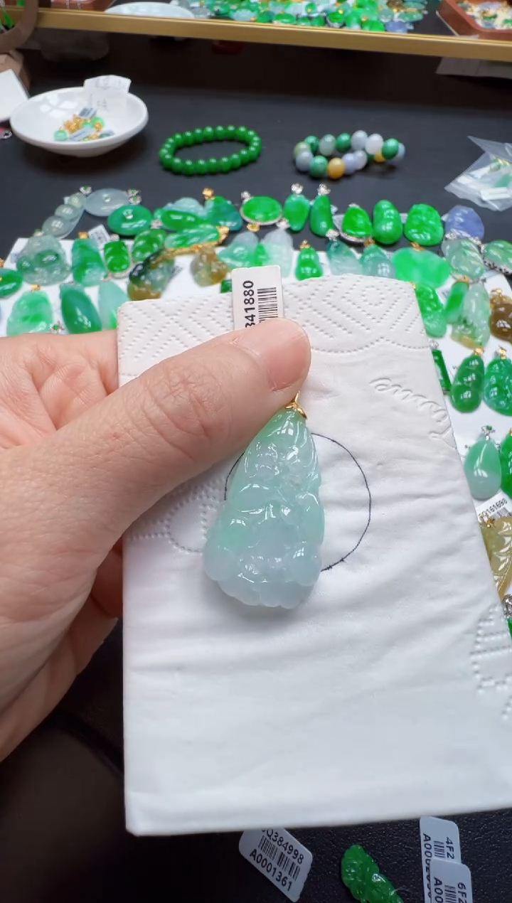 【闪购商品】翡翠吊坠(不含链)18K金镶嵌320