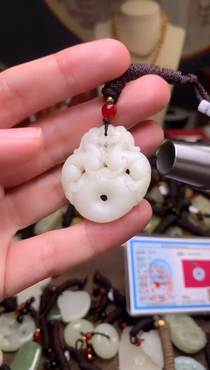 颈饰未镶嵌和田玉新疆料青海料清水和田玉吊坠