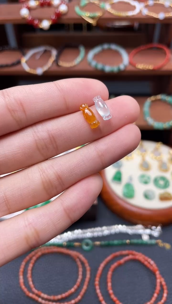 【闪购商品】翡翠吊坠(不含链)18K金镶嵌一个  JK476