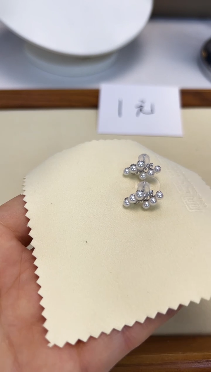 银S925镶嵌耳饰淡水珍珠白珠耳饰