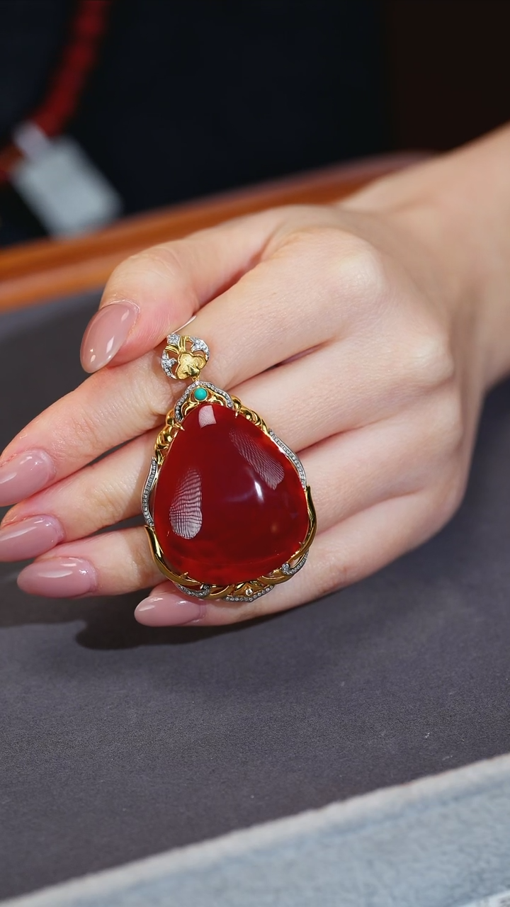 吊坠(不含链)18K金镶嵌南红玛瑙原矿D2-23