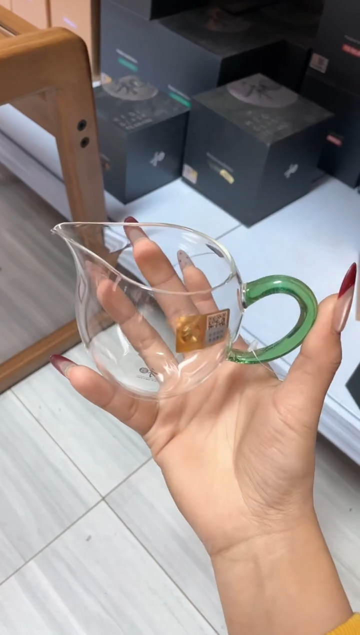 【闪购商品】悠然绿金公道杯。。。