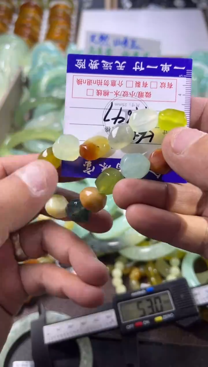 未镶嵌蛇纹石玉手镯1