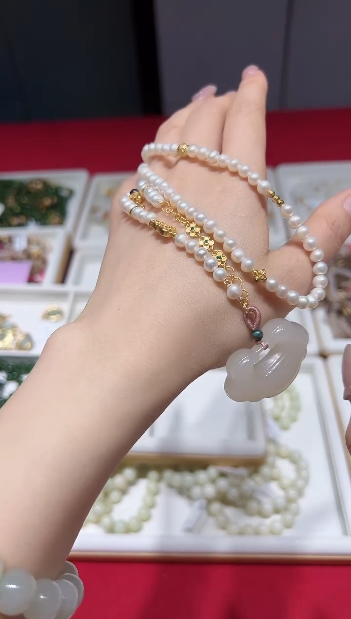 【闪购商品】和田玉颈饰银S925镶嵌v0422