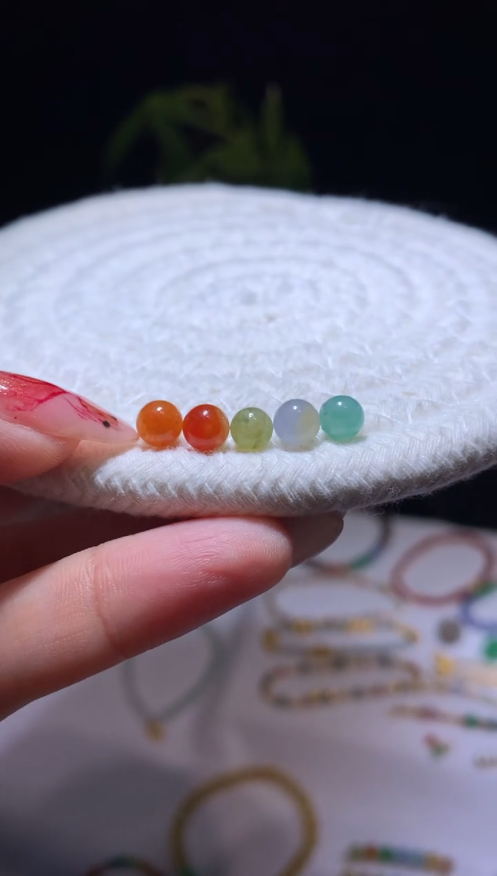 【闪购商品】定制翡翠未镶嵌5.6*珠子5颗380+38 不退不换