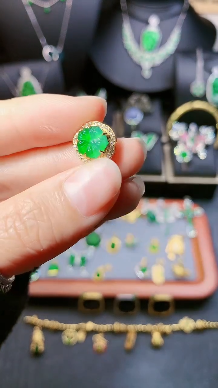 【闪购商品】翡翠吊坠(不含链)银S925镶嵌小提留