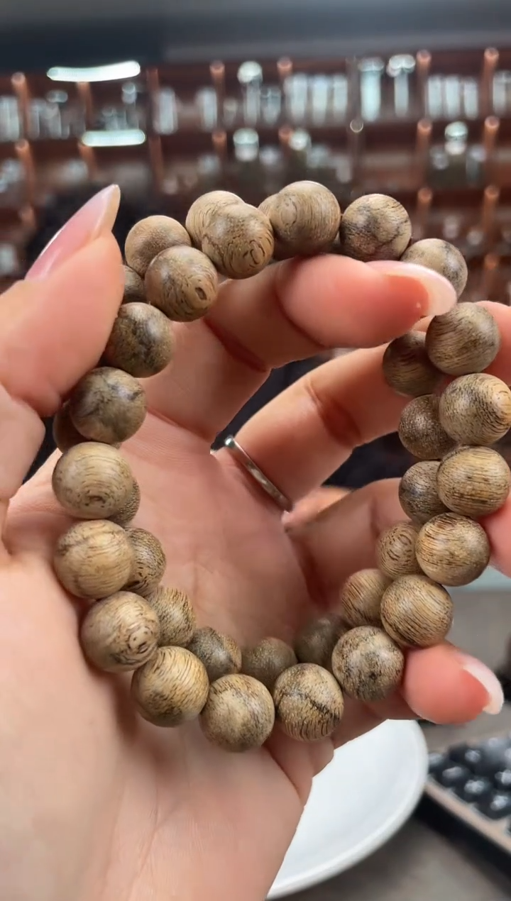 【闪购商品】沉香手串99号海南鸡母虫多样性发一条