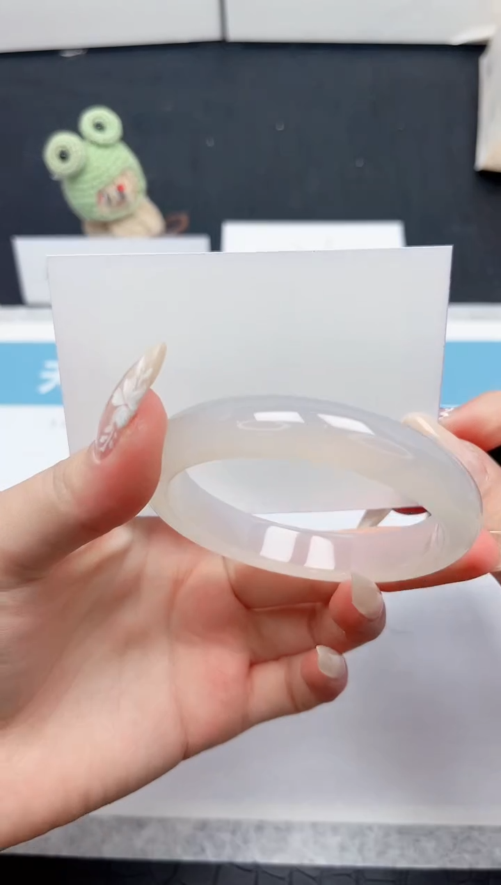 【闪购商品】石英质玉手镯未镶嵌237-55