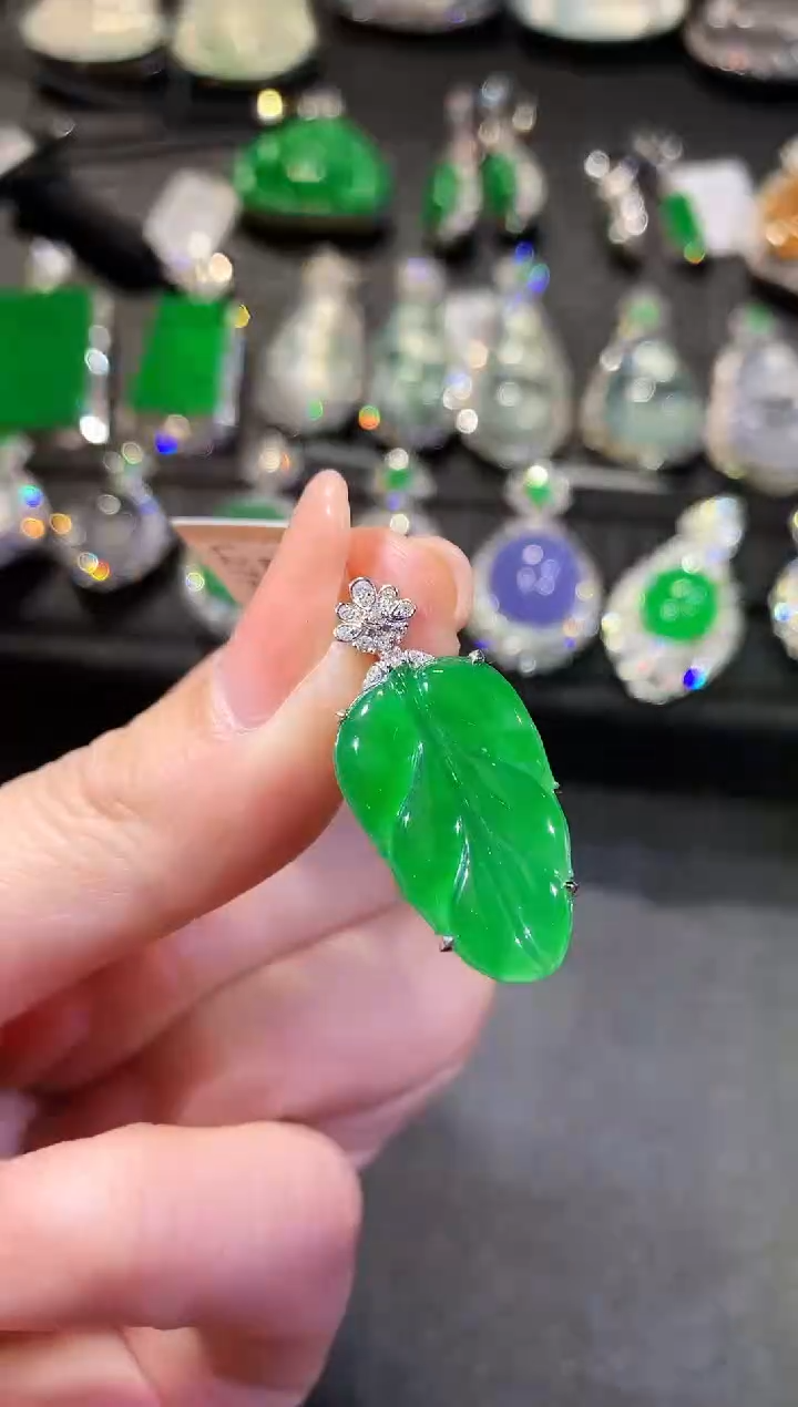 【闪购商品】翡翠吊坠(不含链)18K金镶嵌40-叶子