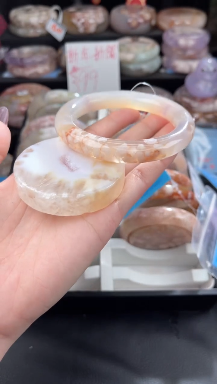 【闪购商品】石英质玉手镯未镶嵌61