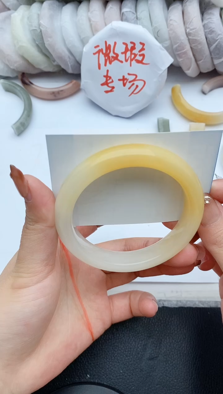 【闪购商品】石英质玉手镯未镶嵌277+59/60