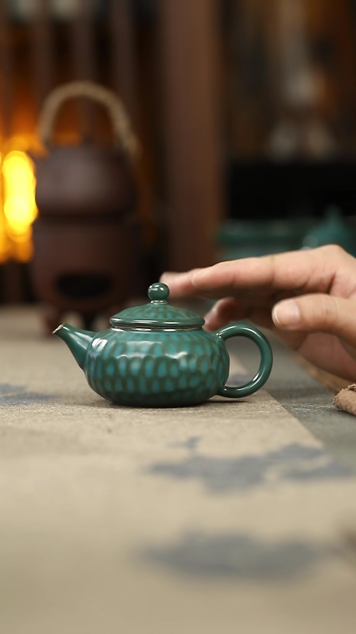 【闪购商品】其他kc墨绿锤纹茶壶矮款一清仓不退不换