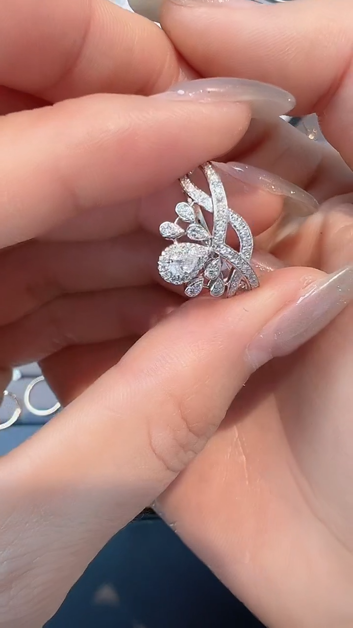 【闪购商品】钻石戒指/指环18K金镶嵌戒指