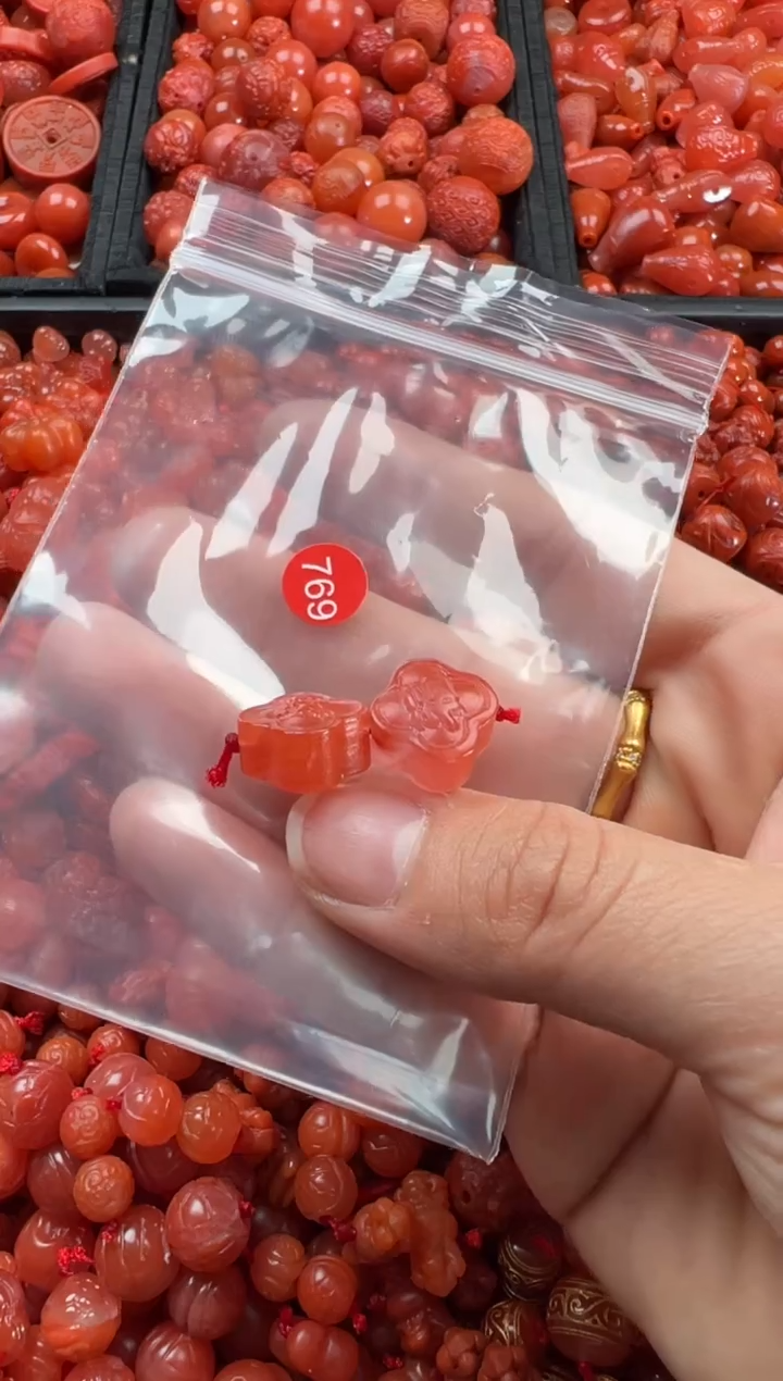 【闪购商品】南红玛瑙颈饰未镶嵌1