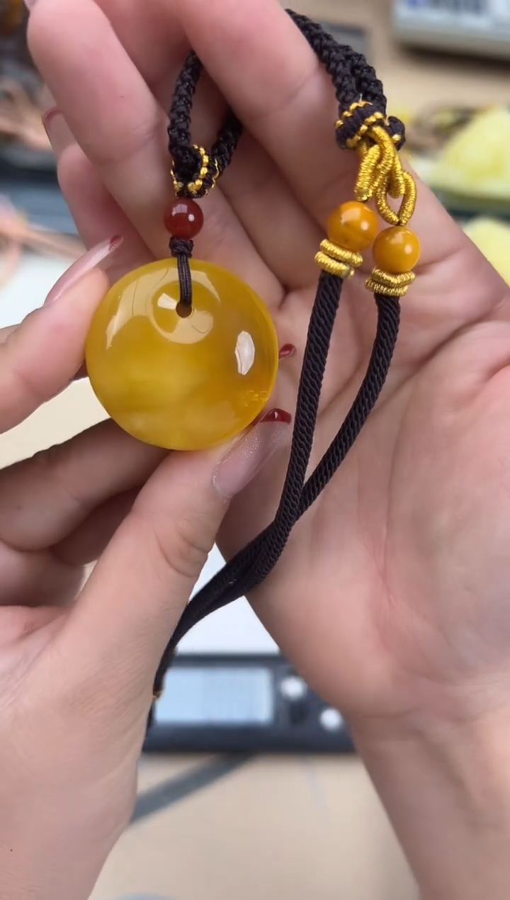 【闪购商品】琥珀裸石未镶嵌蜜蜡吊坠