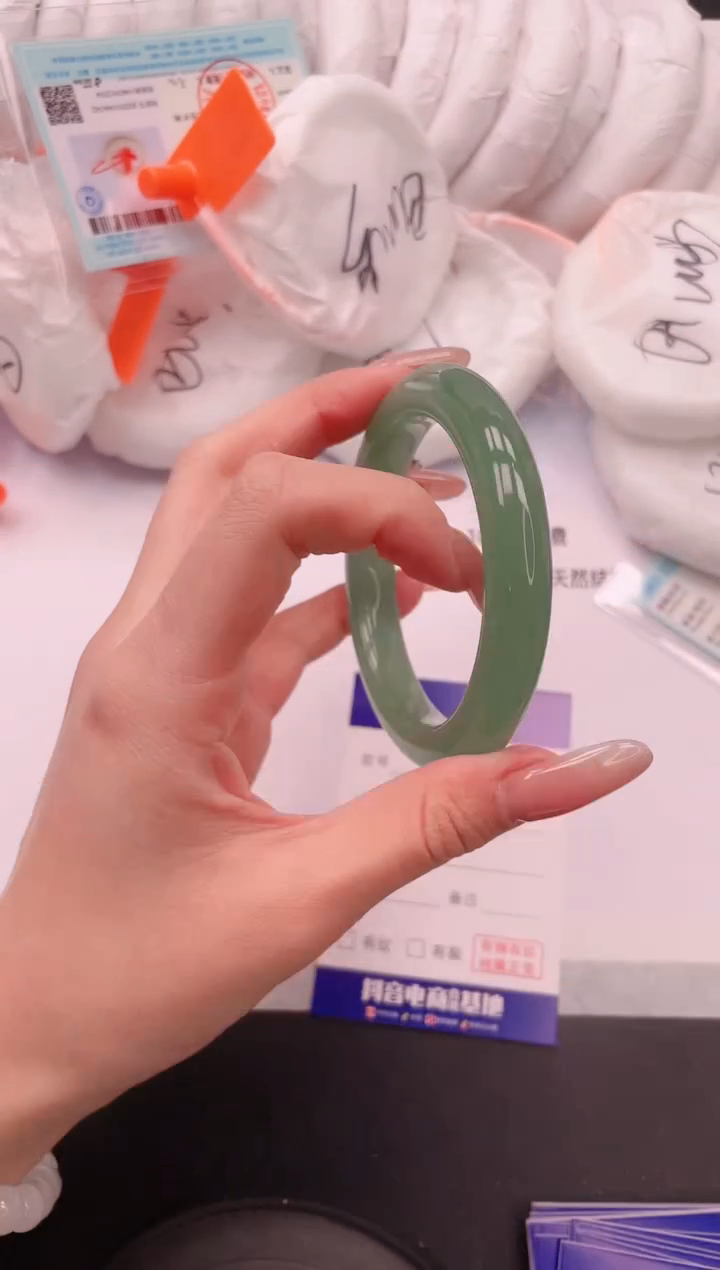 未镶嵌手镯石英质玉13V29-58