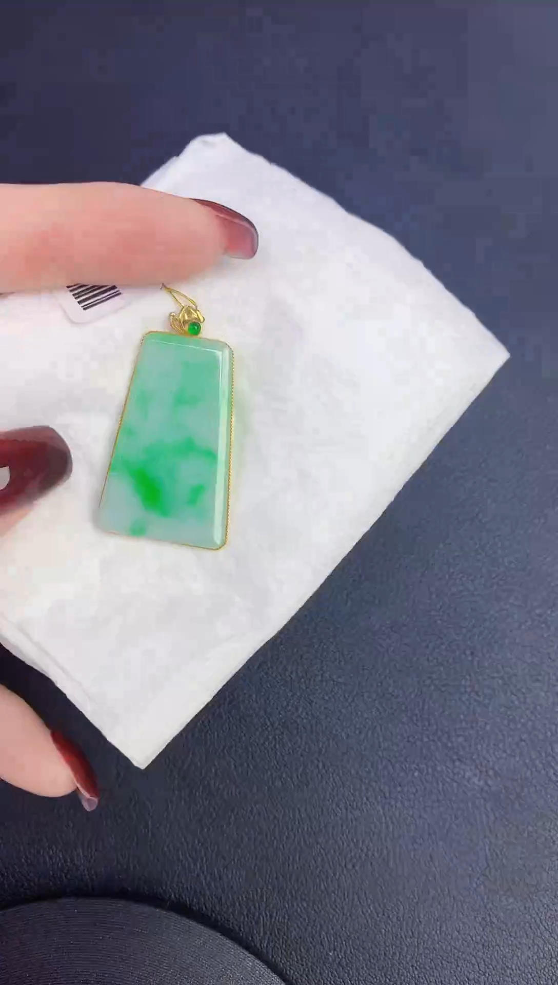 颈饰18K金镶嵌翡翠缅甸天然翡翠A货