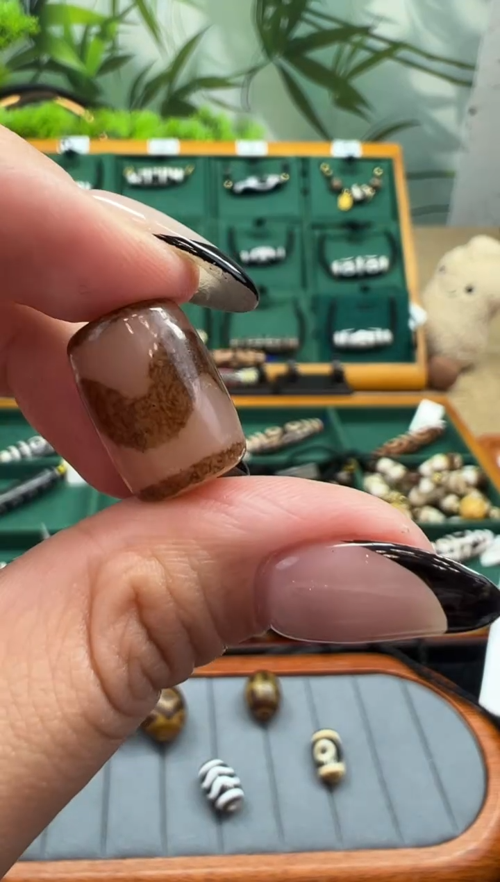 未镶嵌颈饰玛瑙/玉髓（覆膜）37.(微瑕)