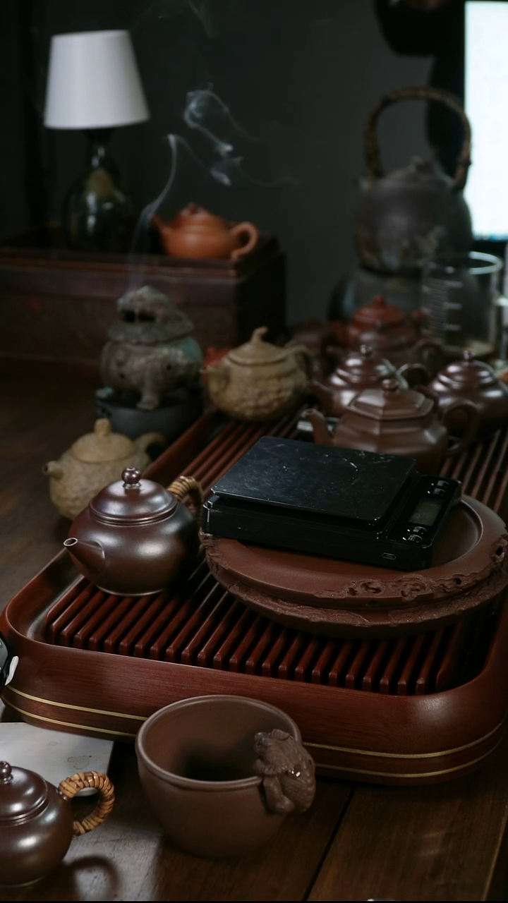 茶壶紫砂谨****j仿古扁复金善