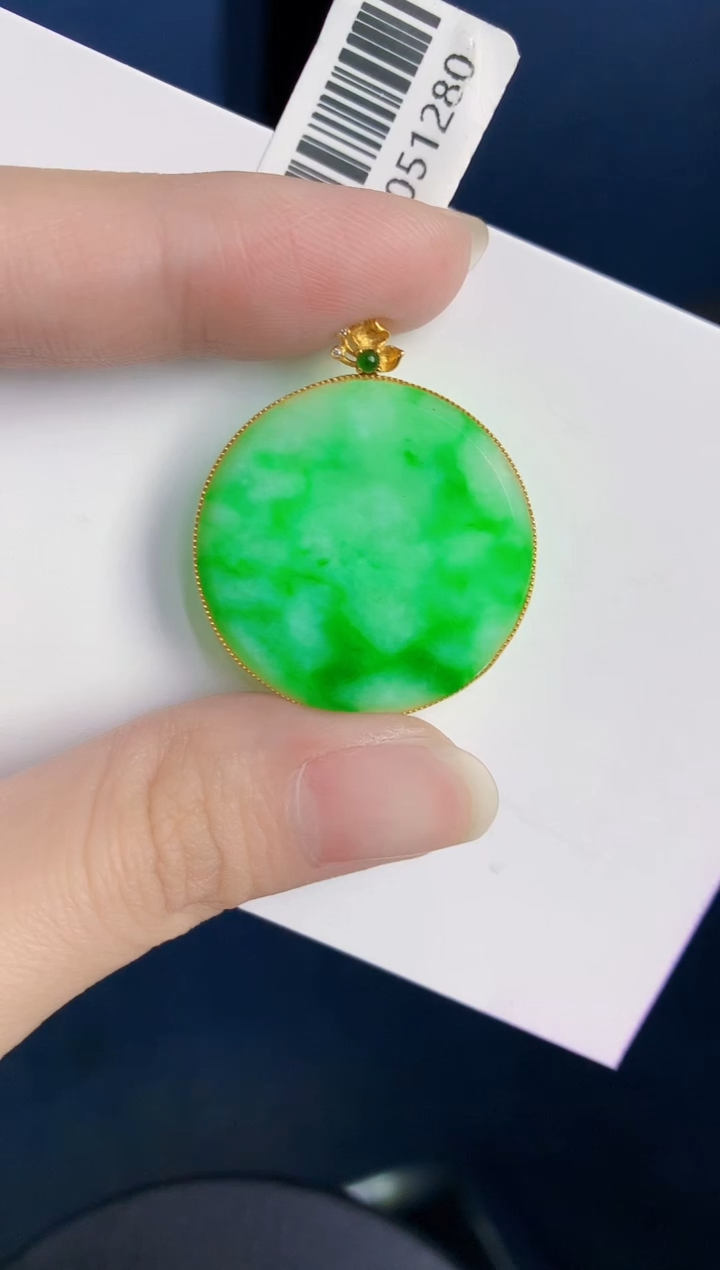 颈饰18K金镶嵌翡翠天然翡翠缅甸A货