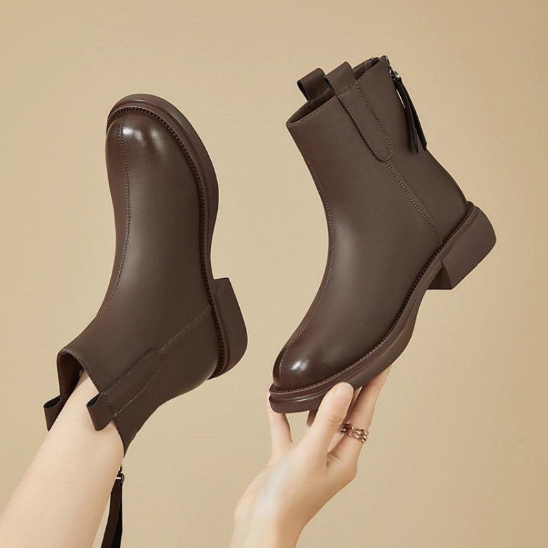 时装靴显脚小女士短筒靴圆头短筒时尚粗跟秋冬春秋