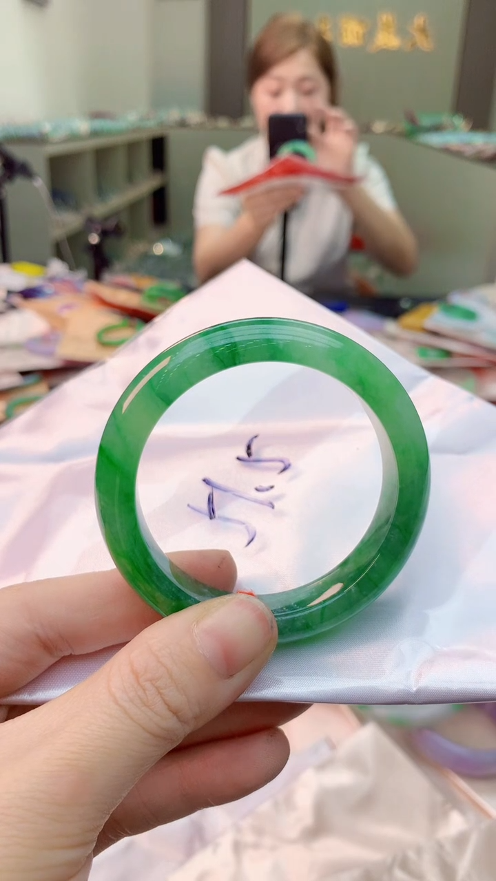 翡翠未镶嵌手镯0179903853